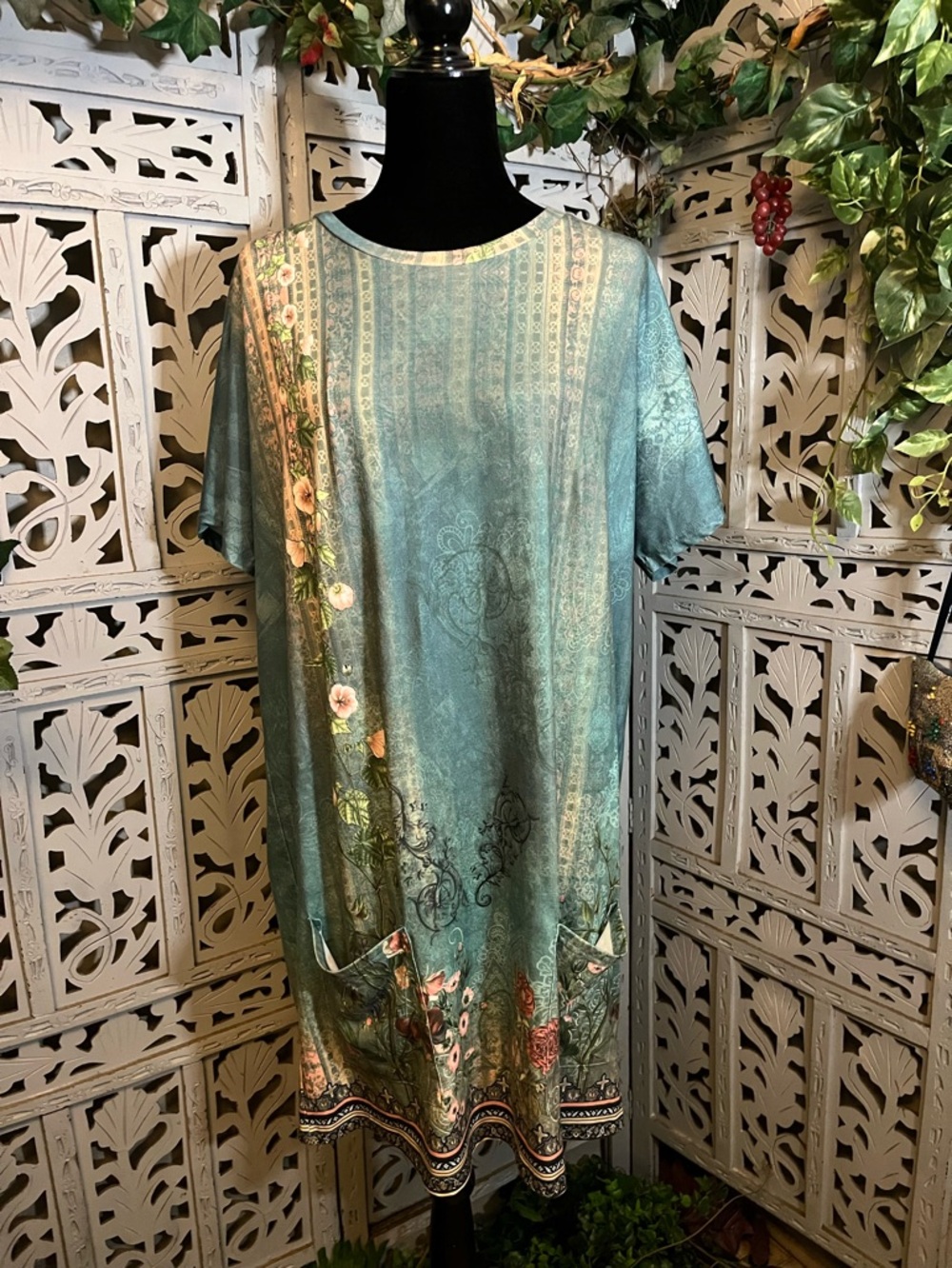 VINTAGE STYLE SAGE GREEN & PINK FLORAL PRINT SHORT SLEEVE MINI DRESS